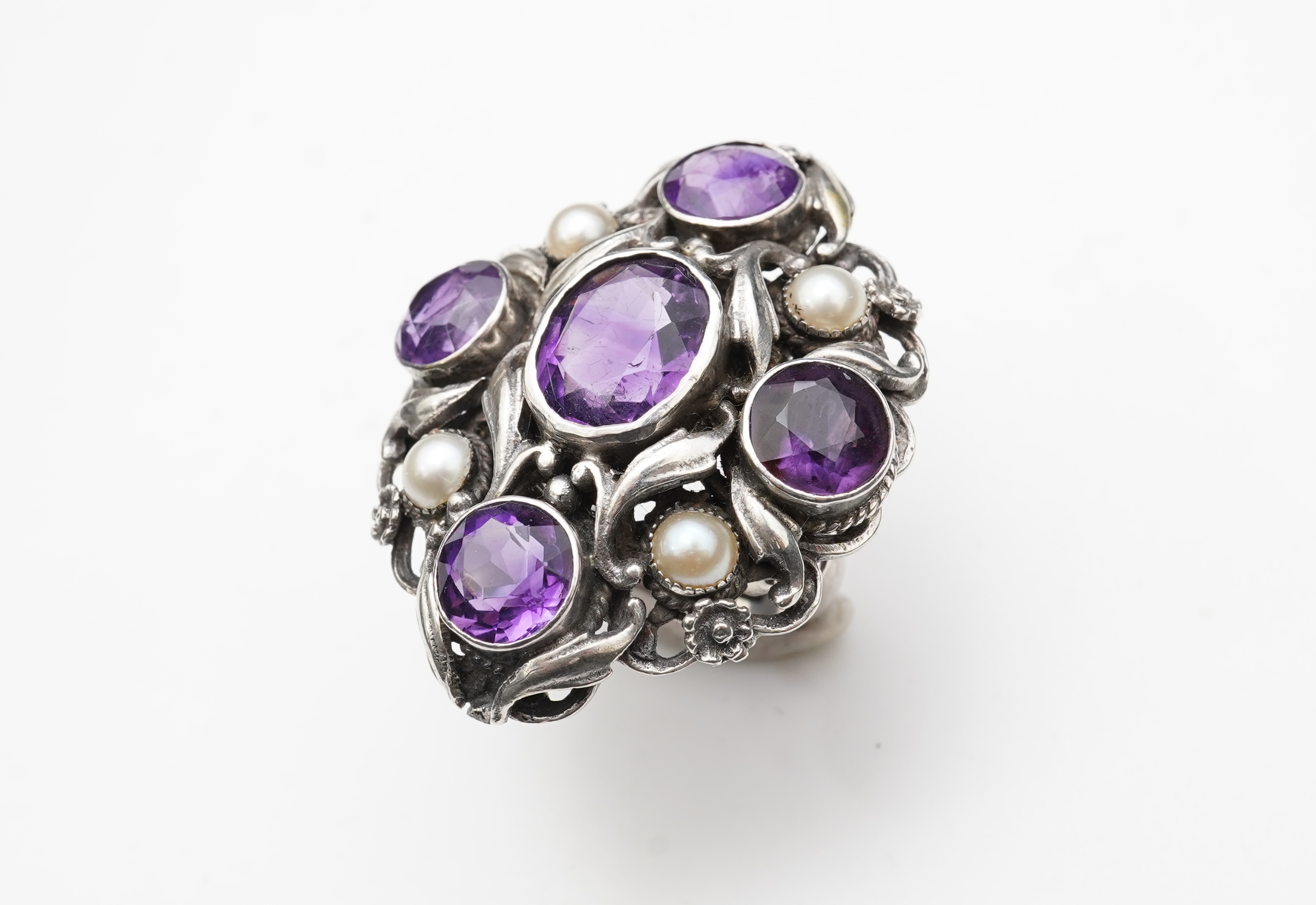 An amethyst and pearl ring